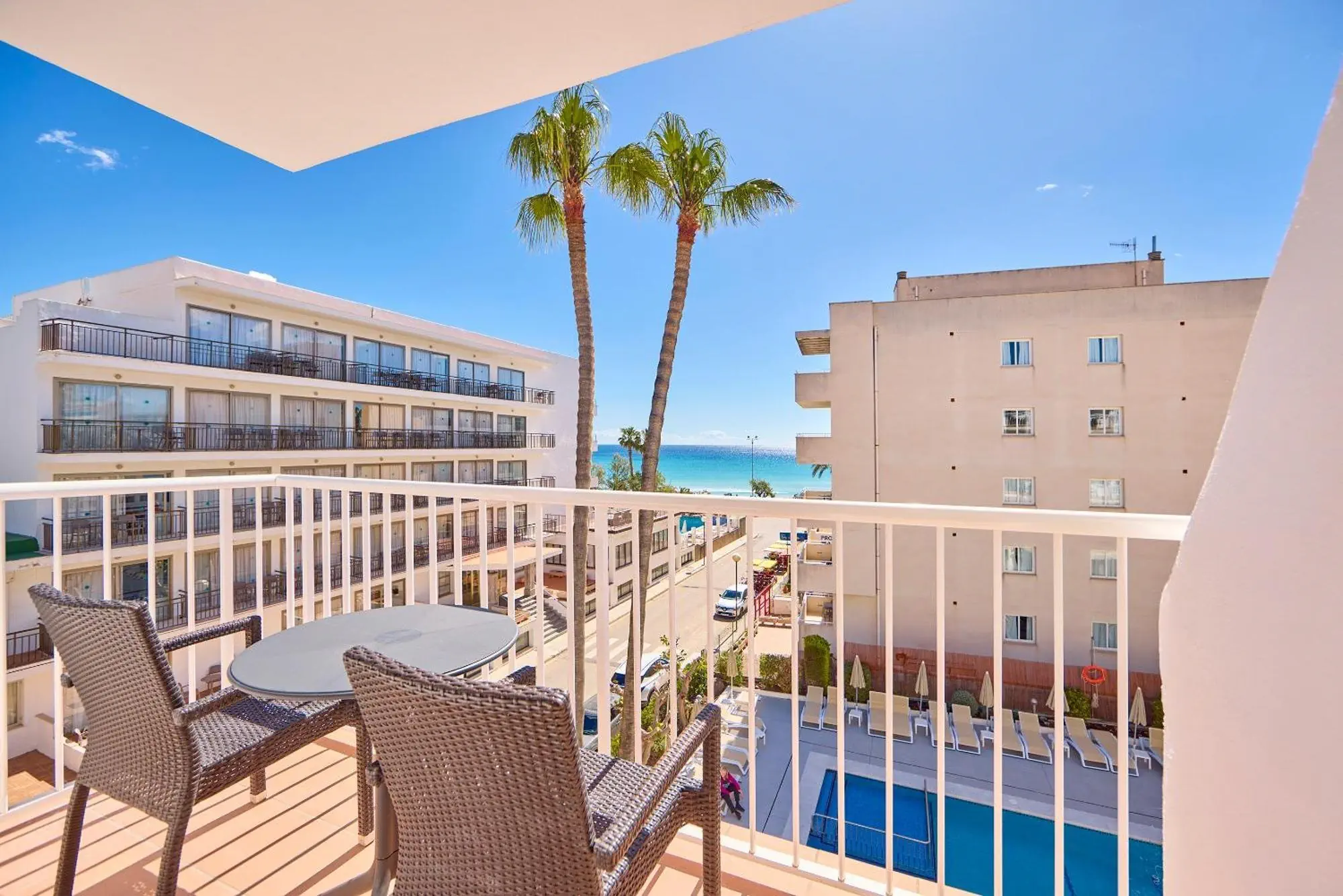 Bikini Universal Hotel