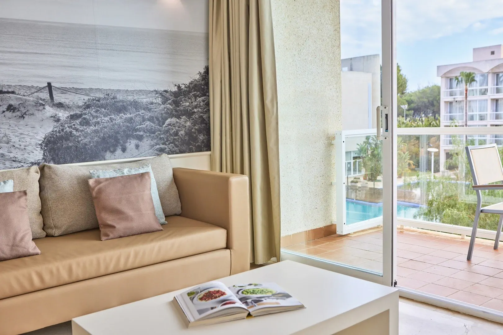 Zafiro Alzinar Mar (ex. Alegria Alzinar Mar Suites)