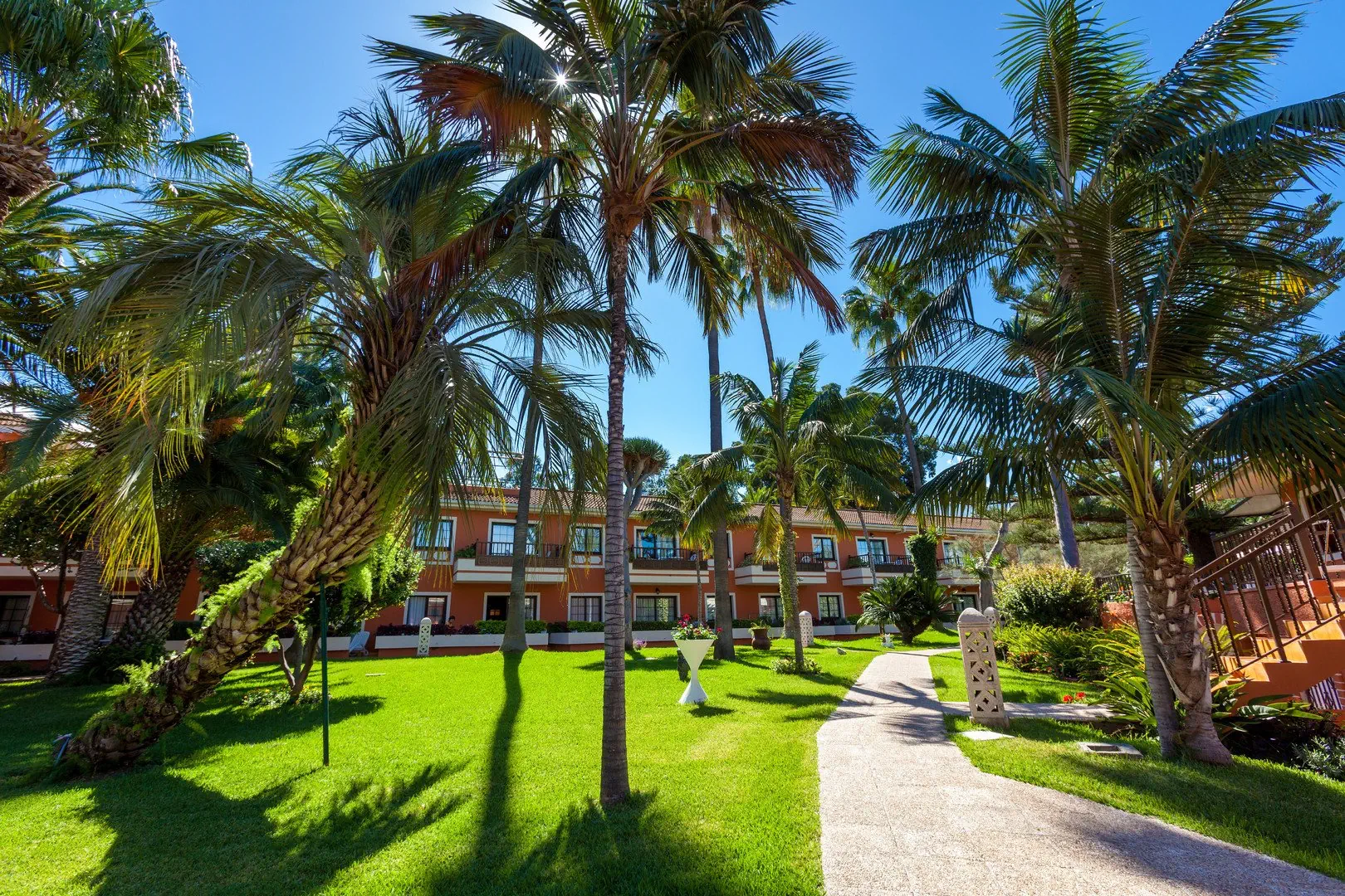 Ambassador Apartaments