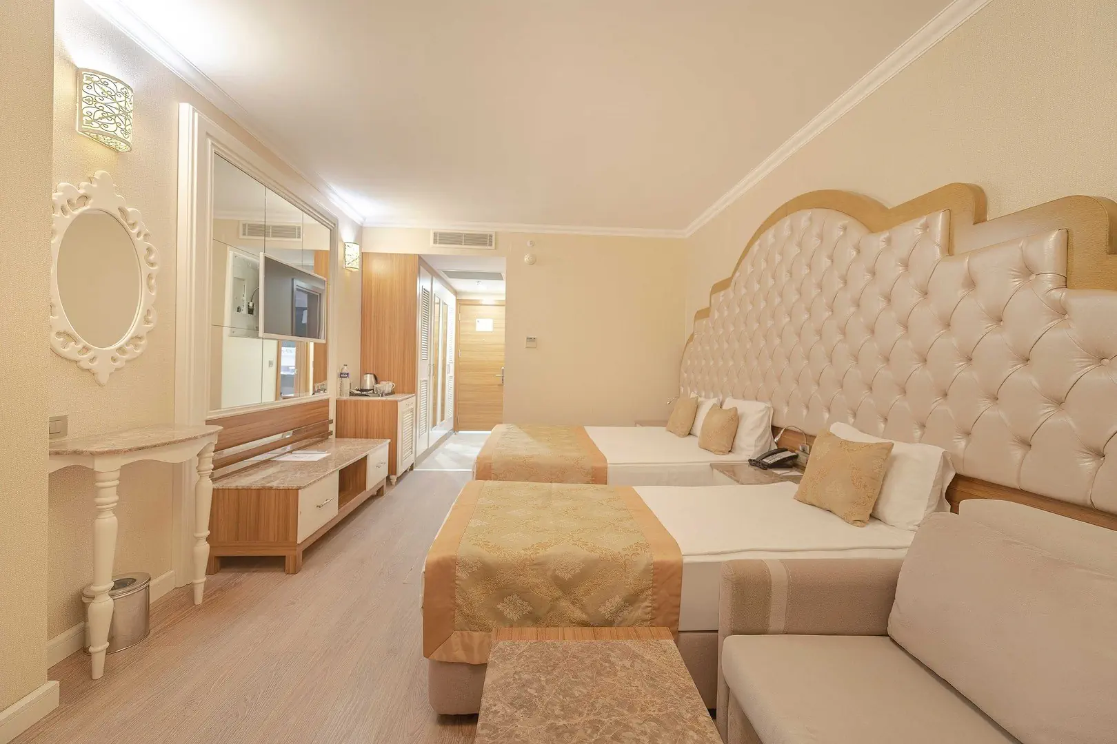 Side Premium by OZ Hotels