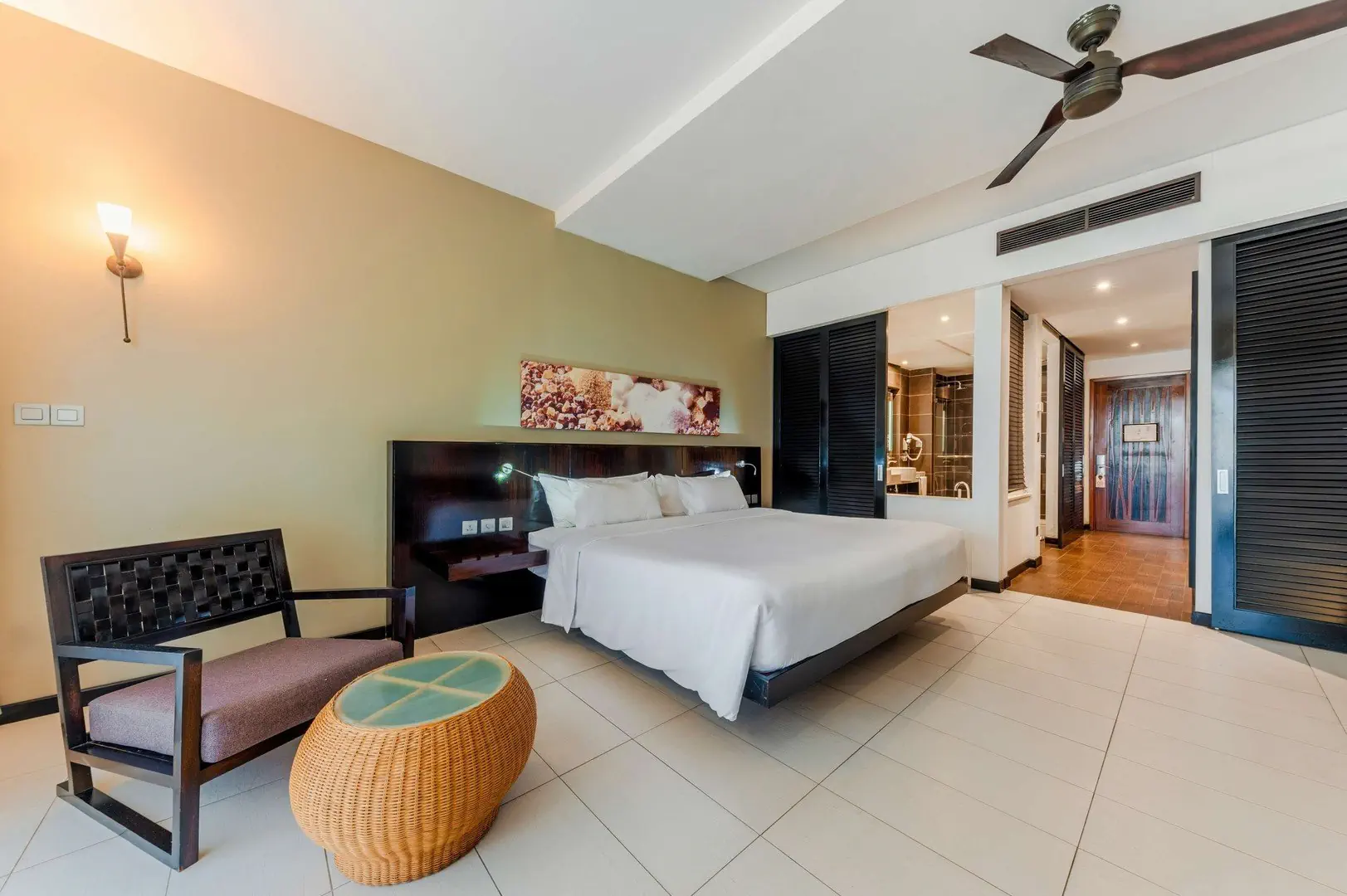 Hotel Crystals Beach Resort & Spa