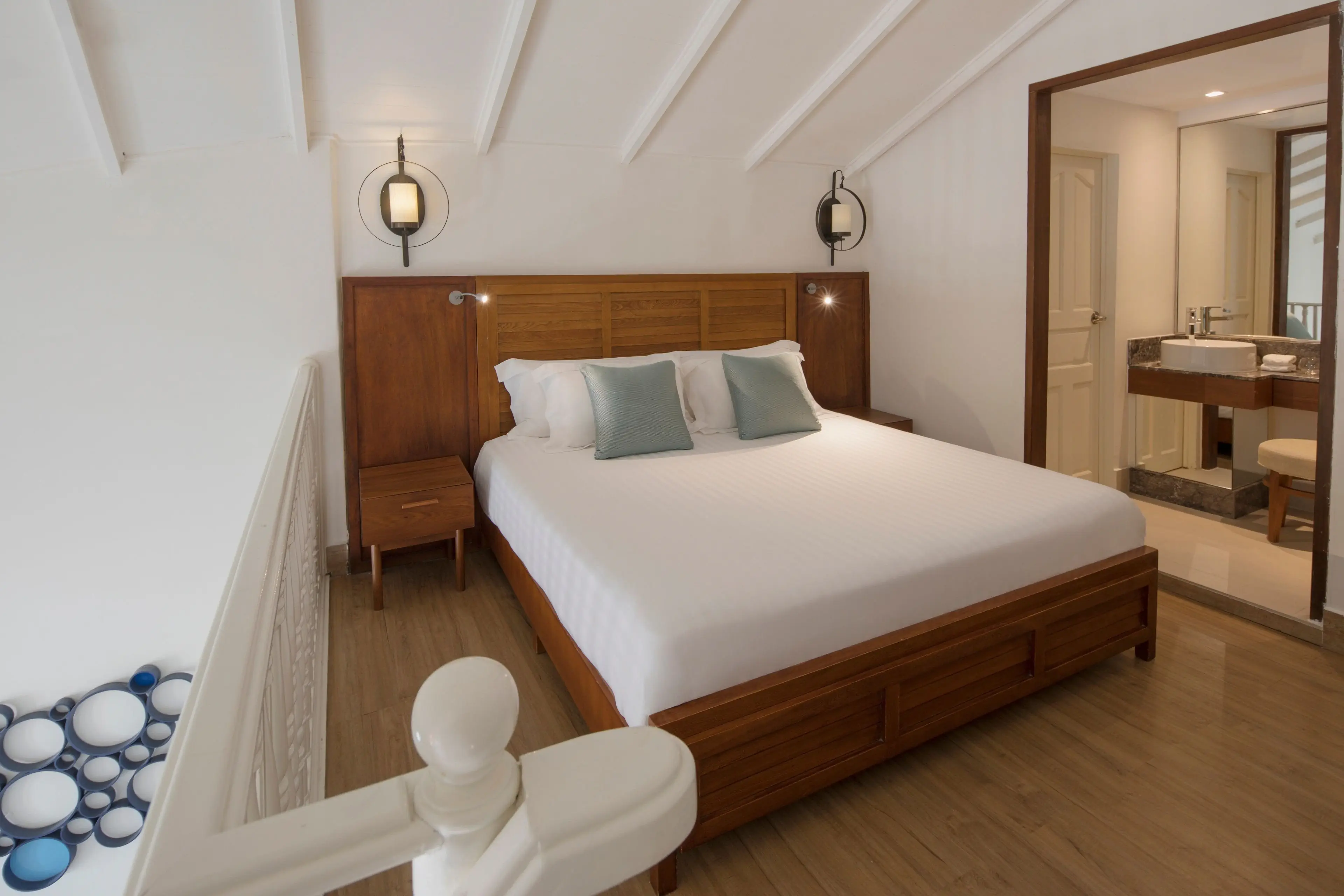 Machchafushi Island Resort & Spa Maldives, The Centara Collection - zdjęcie 6