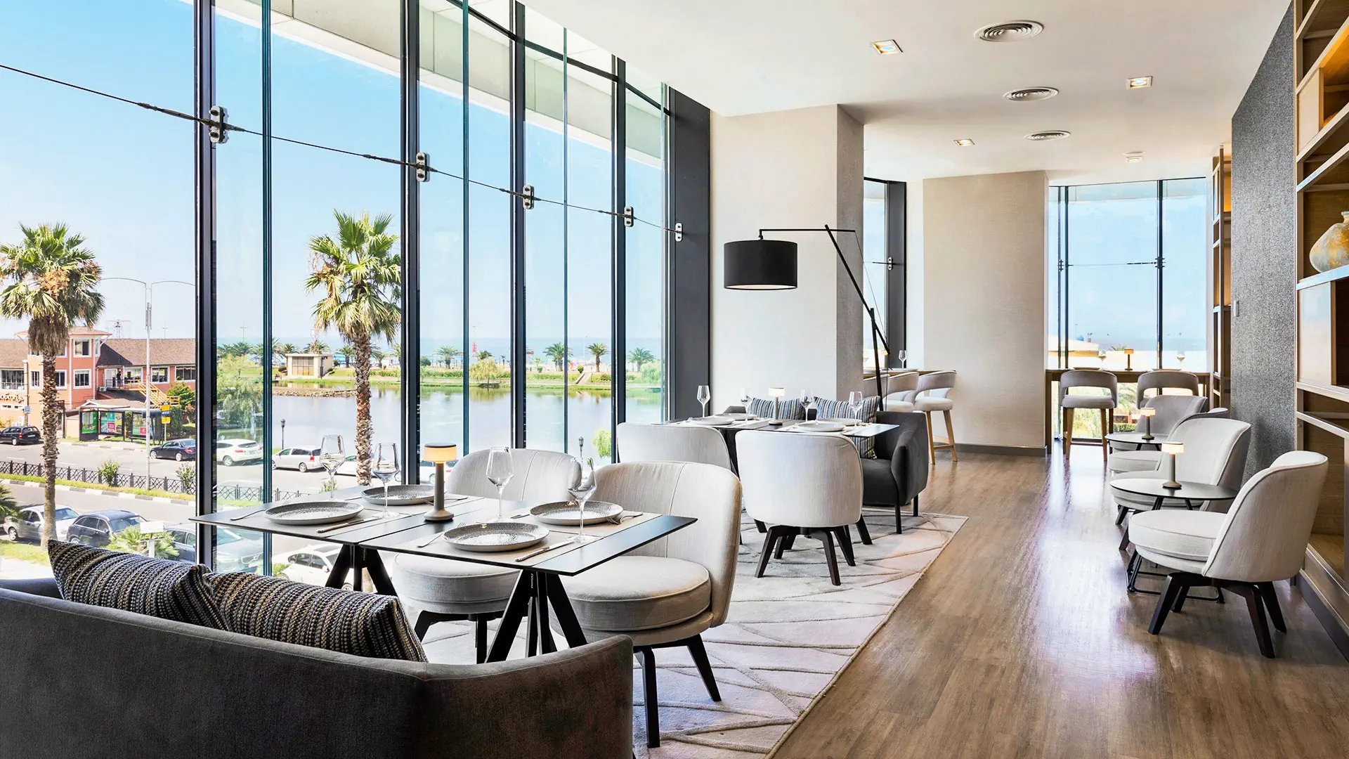Courtyard by Marriott Batumi - zdjęcie 7
