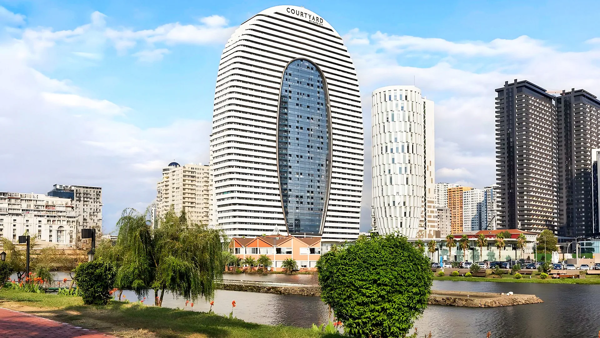Courtyard by Marriott Batumi - zdjęcie 5