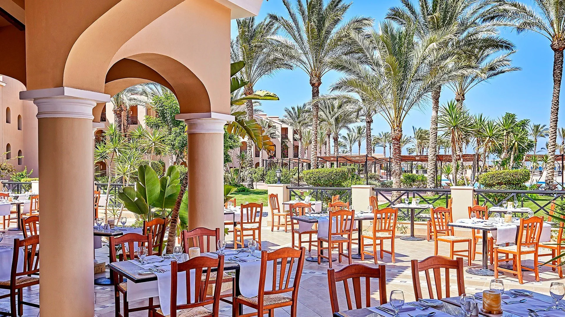 Hotel Jaz Almaza Beach Resort