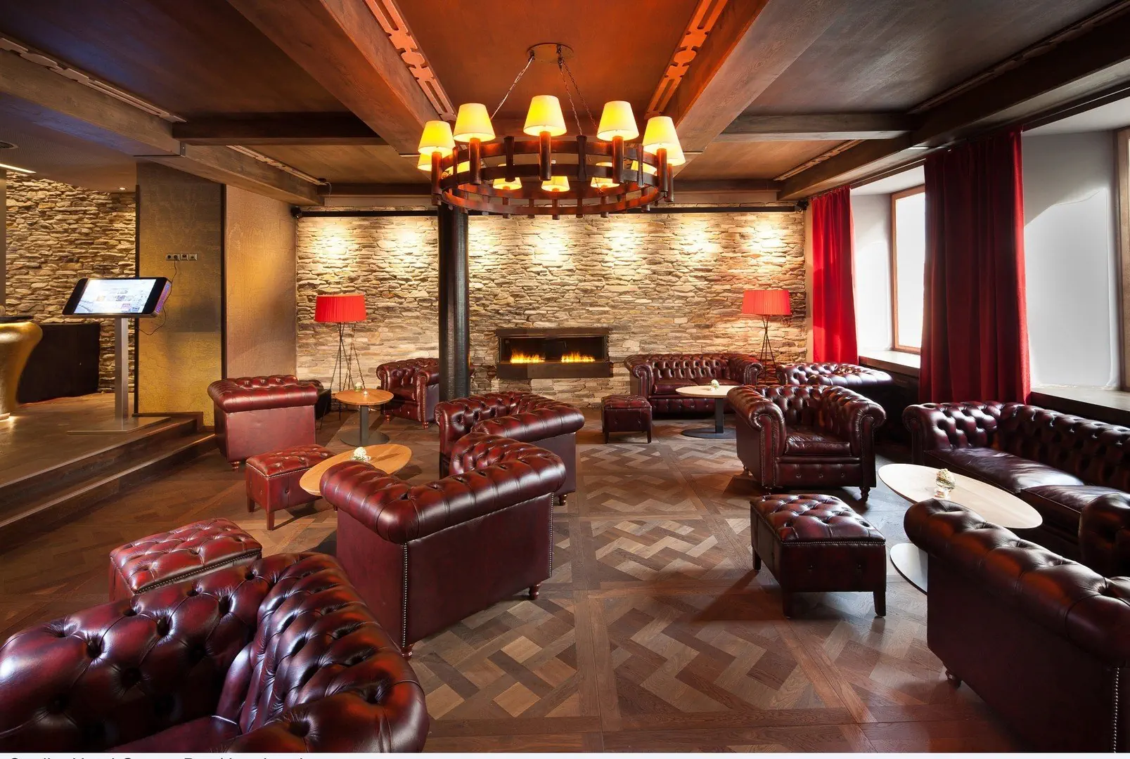 Grauer Bar