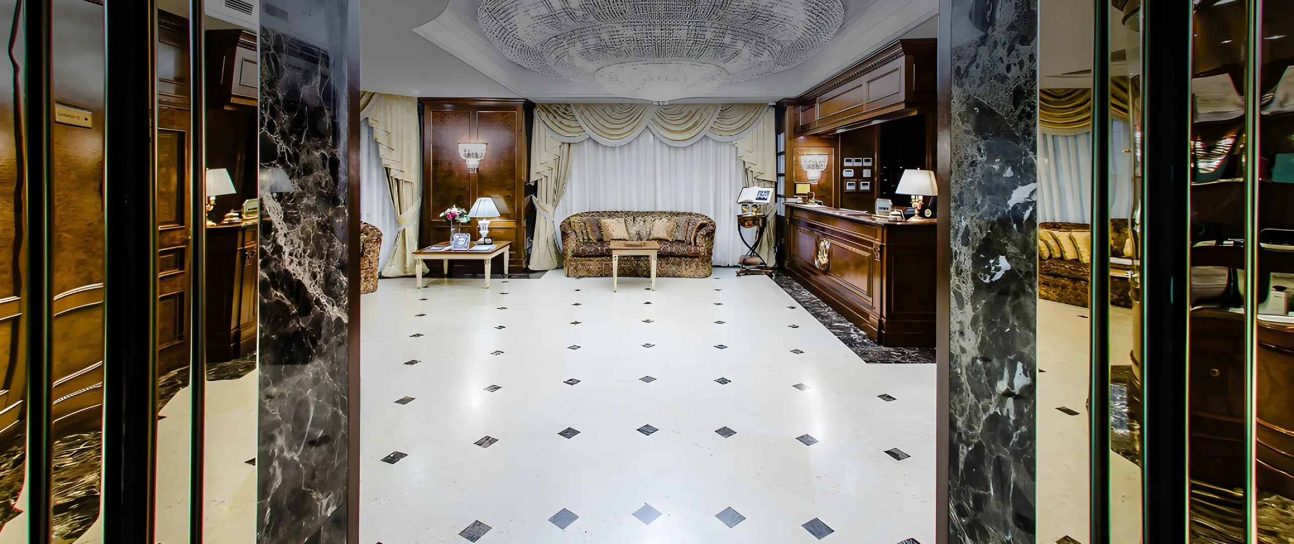 Nobil Luxury Boutique - zdjęcie 4