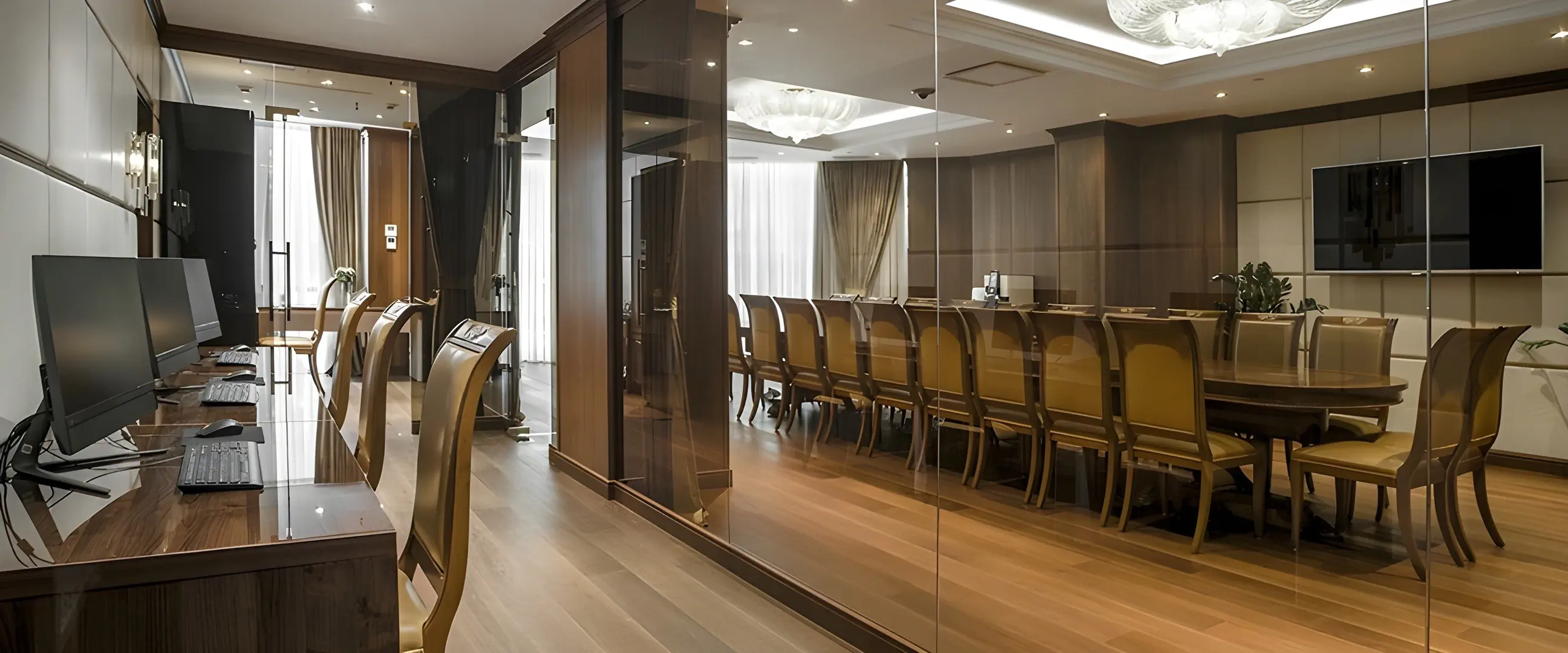 Nobil Luxury Boutique - zdjęcie 15