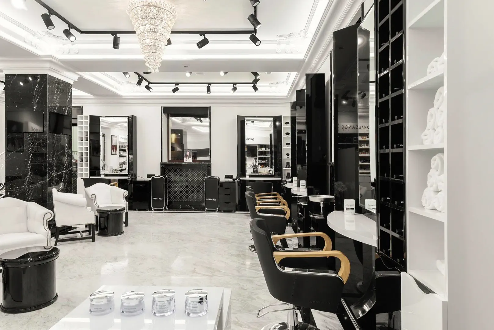 Nobil Luxury Boutique - zdjęcie 20