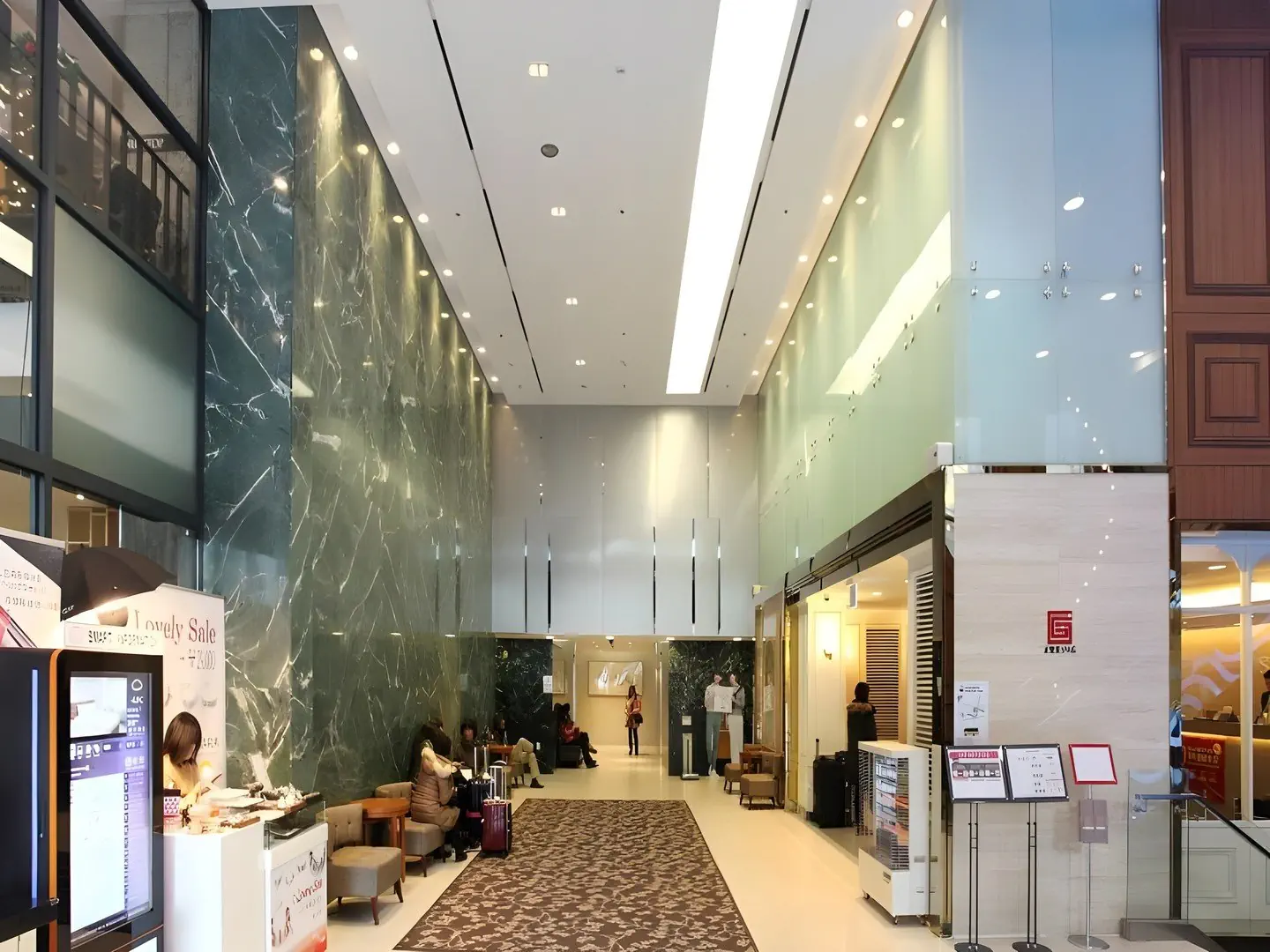 Skypark Central Myeongdong - zdjęcie 8