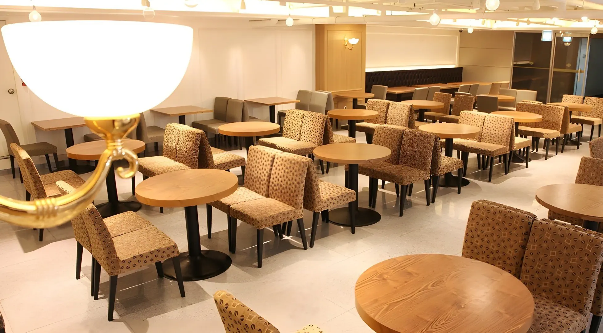 Skypark Central Myeongdong - zdjęcie 3
