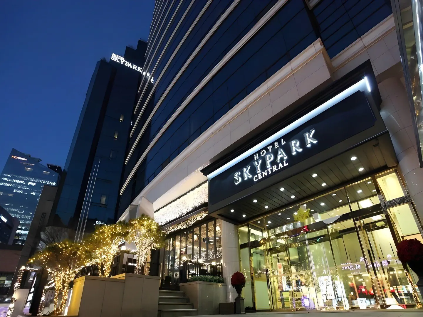 Skypark Central Myeongdong - zdjęcie 9