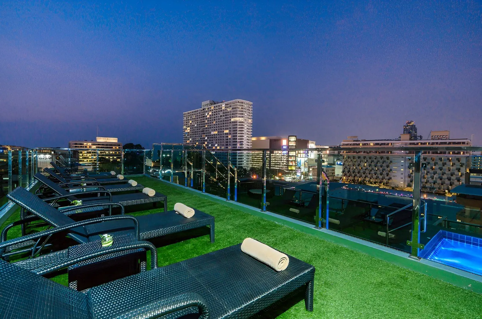 Acqua Hotel Pattaya