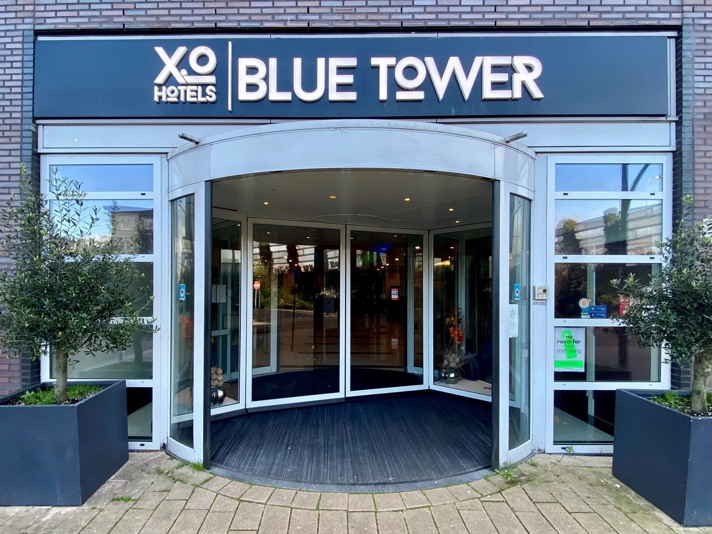XO Blue Tower - zdjęcie 2