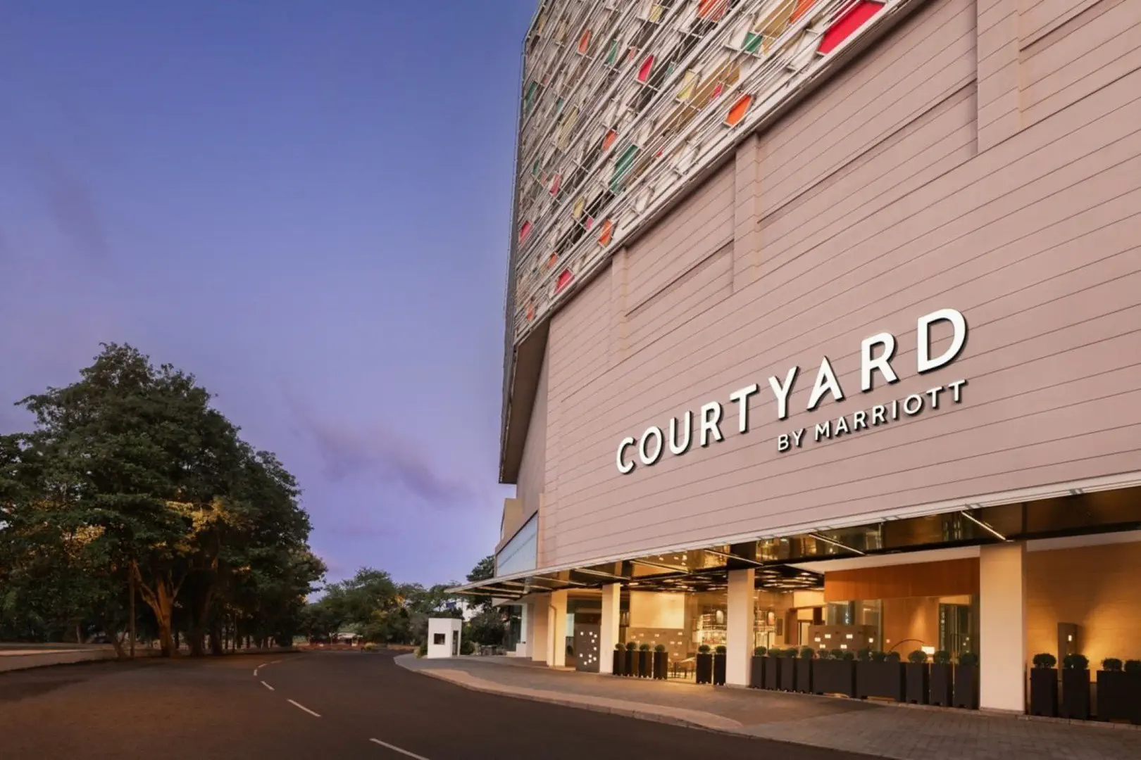 Courtyard By Marriott - zdjęcie 12