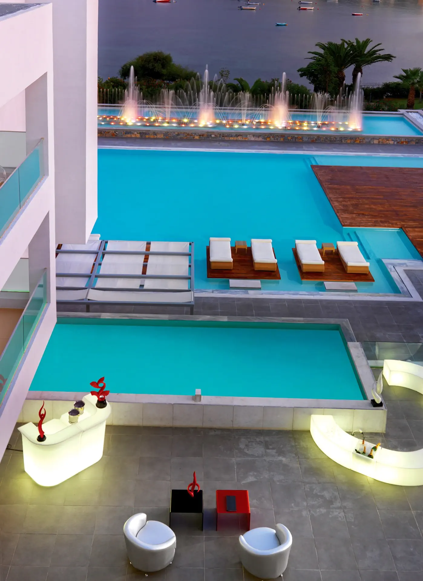 Hotel Out of the Blue Beach Resort