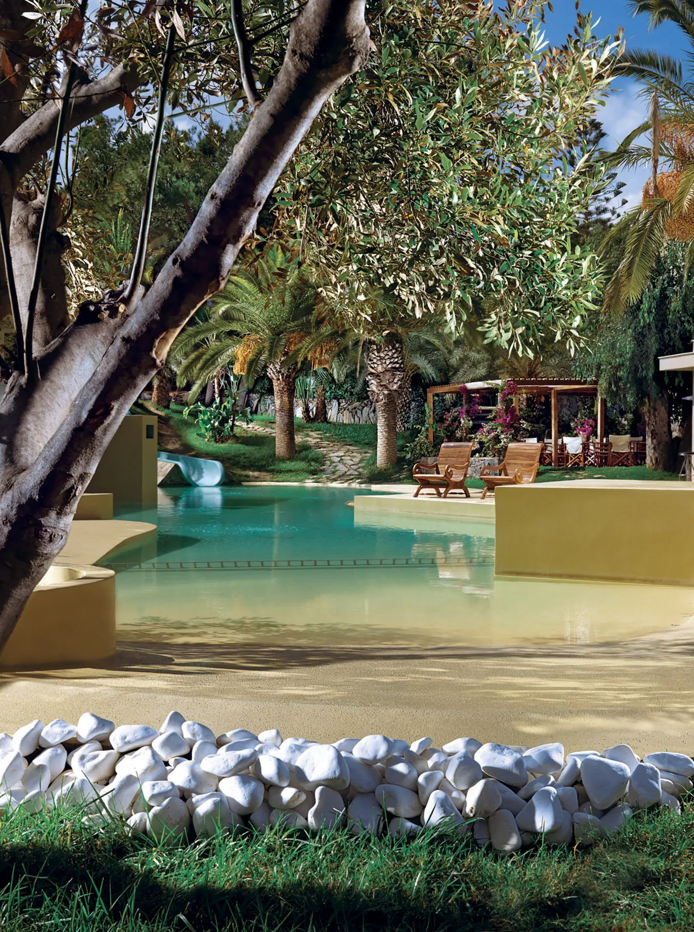 Hotel Out of the Blue Beach Resort
