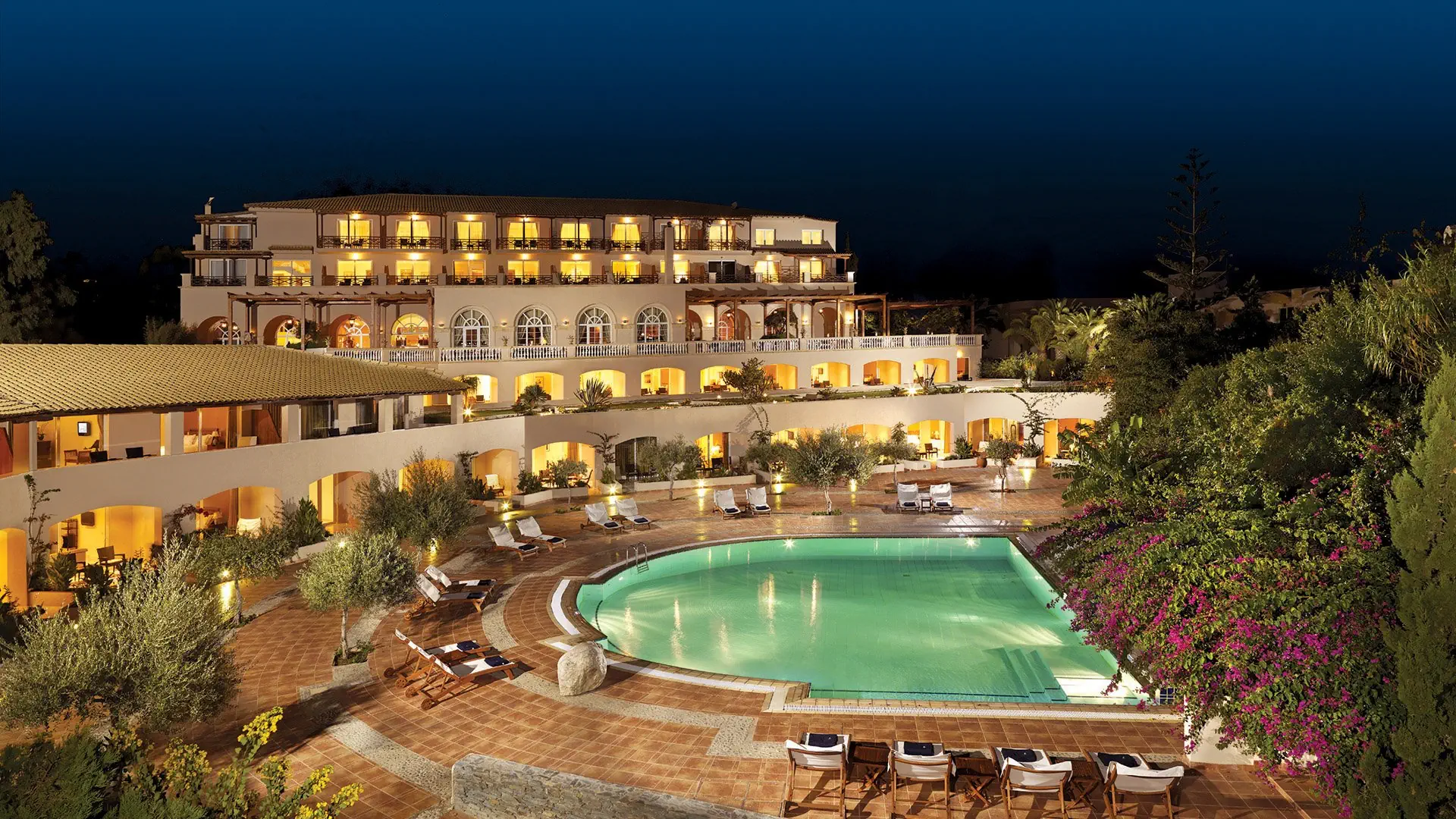 Hotel Out of the Blue Beach Resort