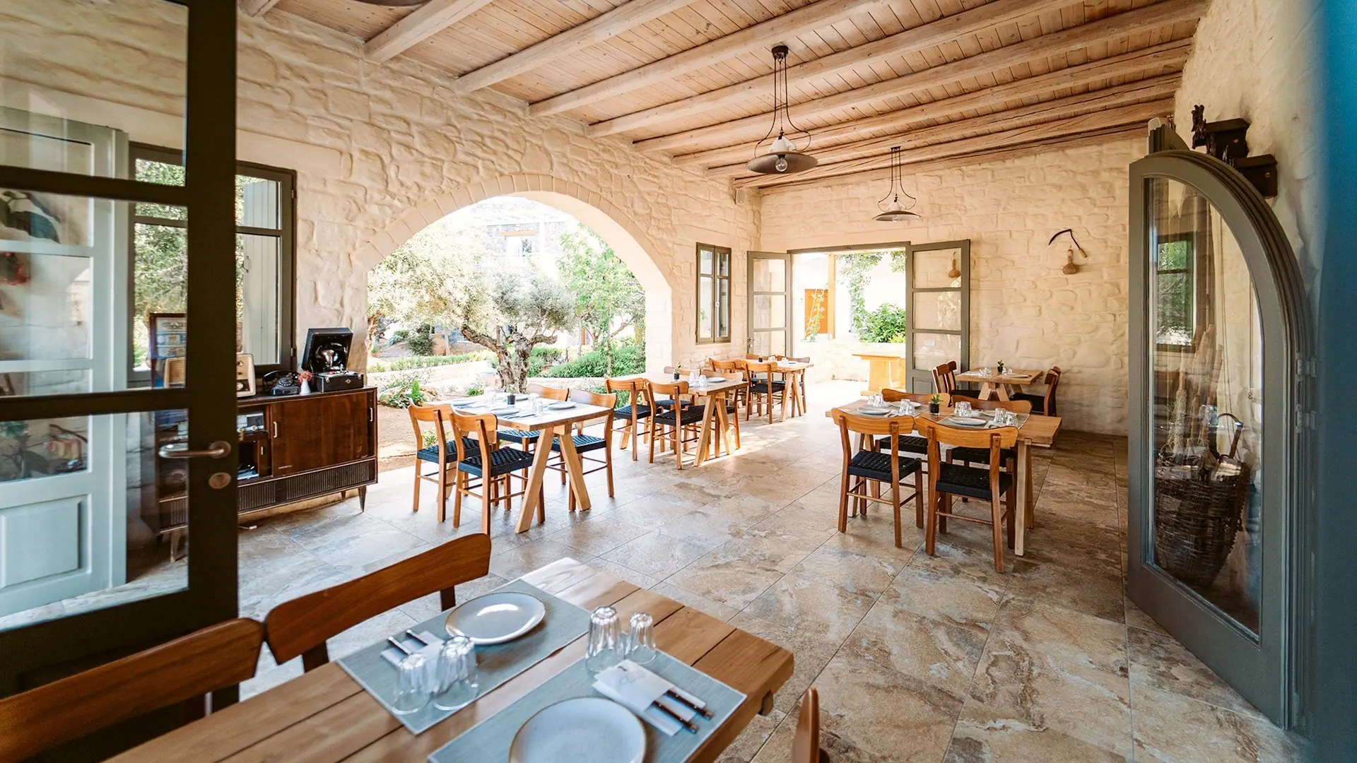Hotel Ostria Beach Resort & Spa