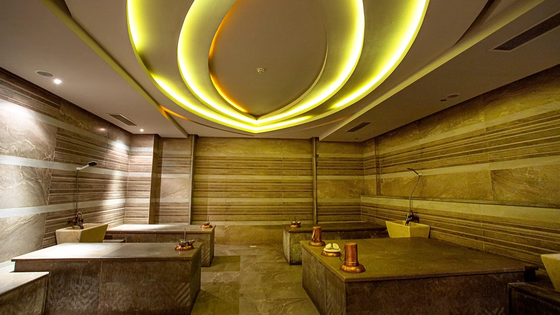 AMC Royal Hotel & Spa