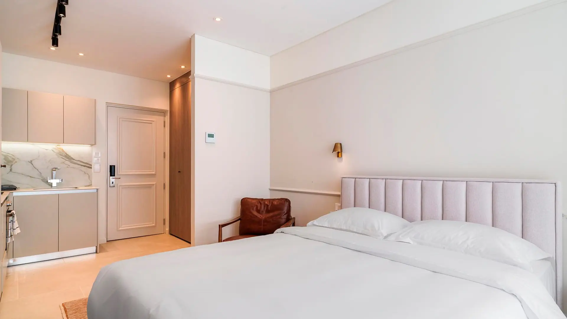LIV Mackenzie Beach Suites - zdjęcie 7