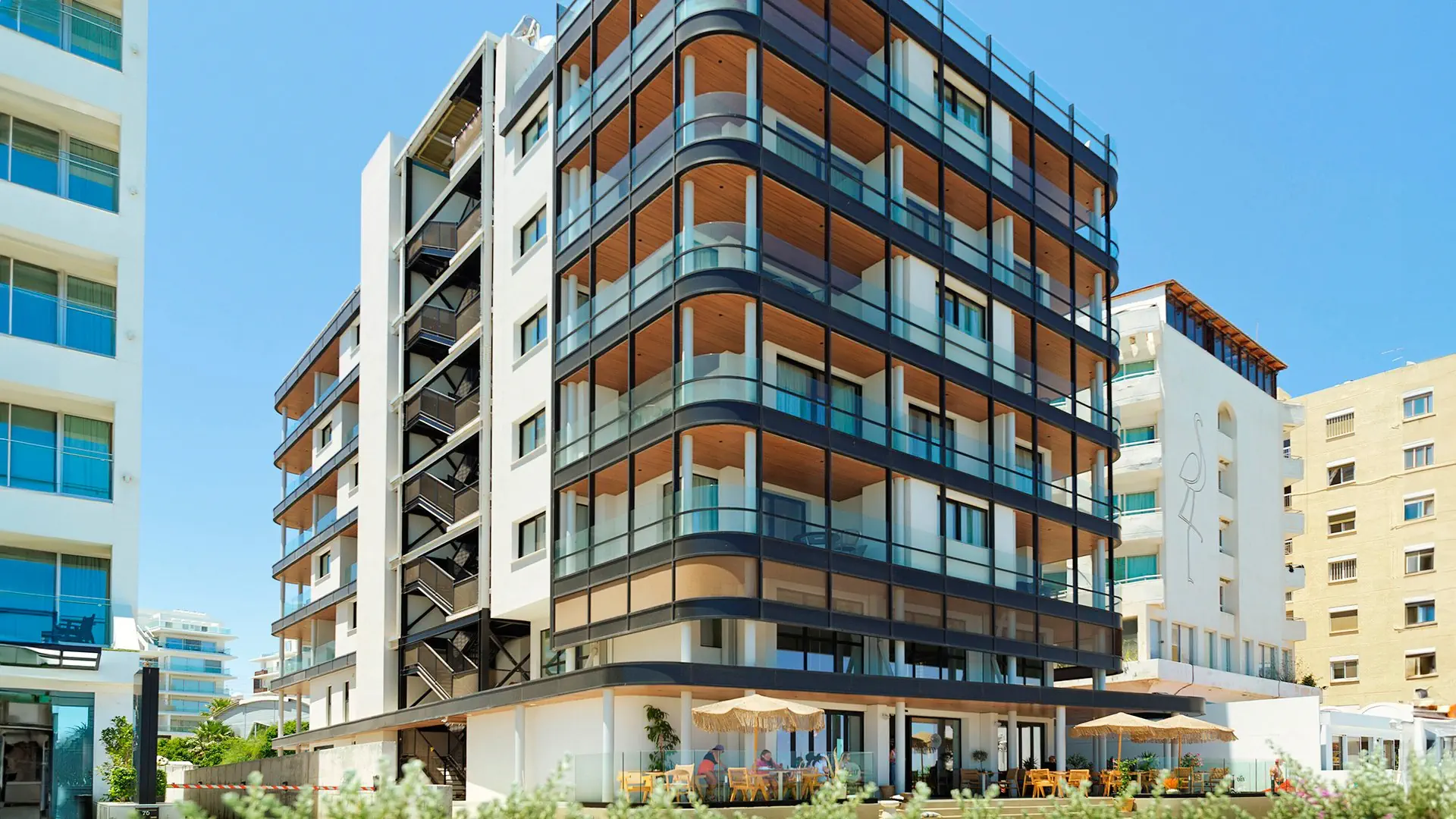 LIV Mackenzie Beach Suites - zdjęcie 2