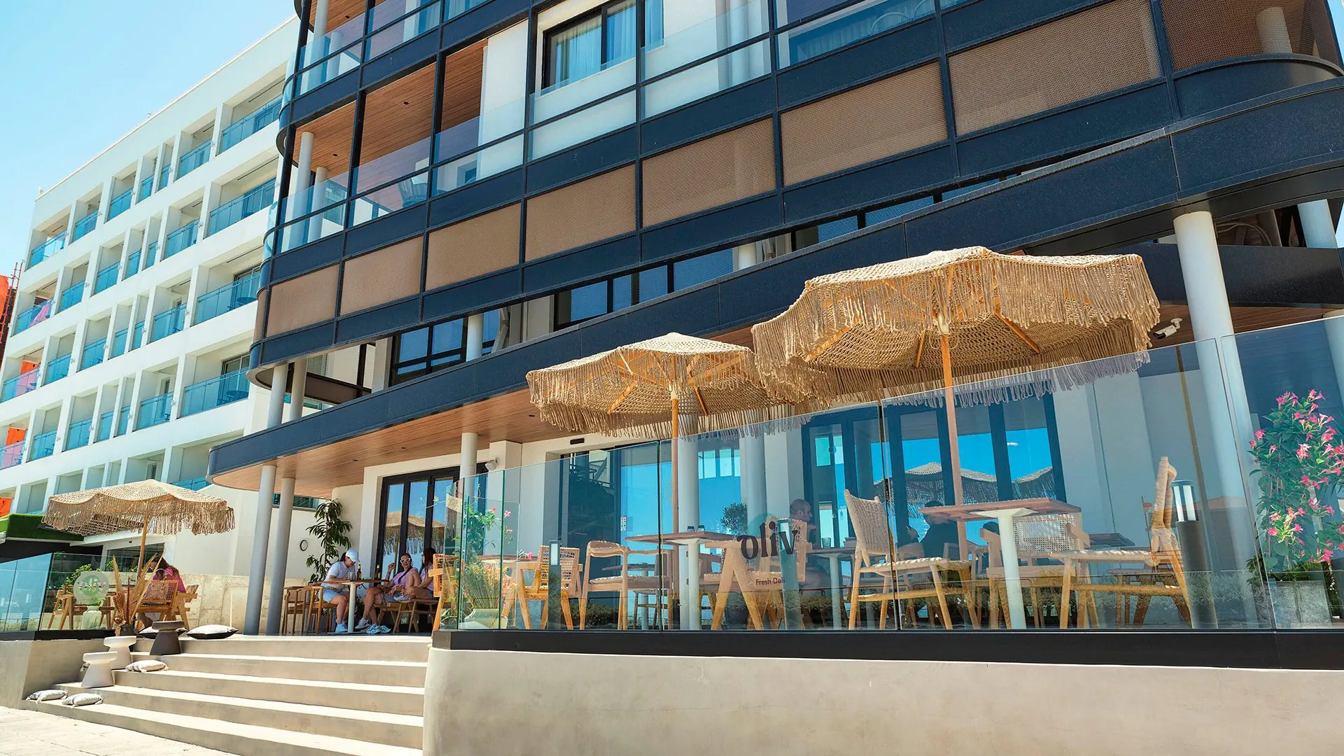 LIV Mackenzie Beach Suites - zdjęcie 3