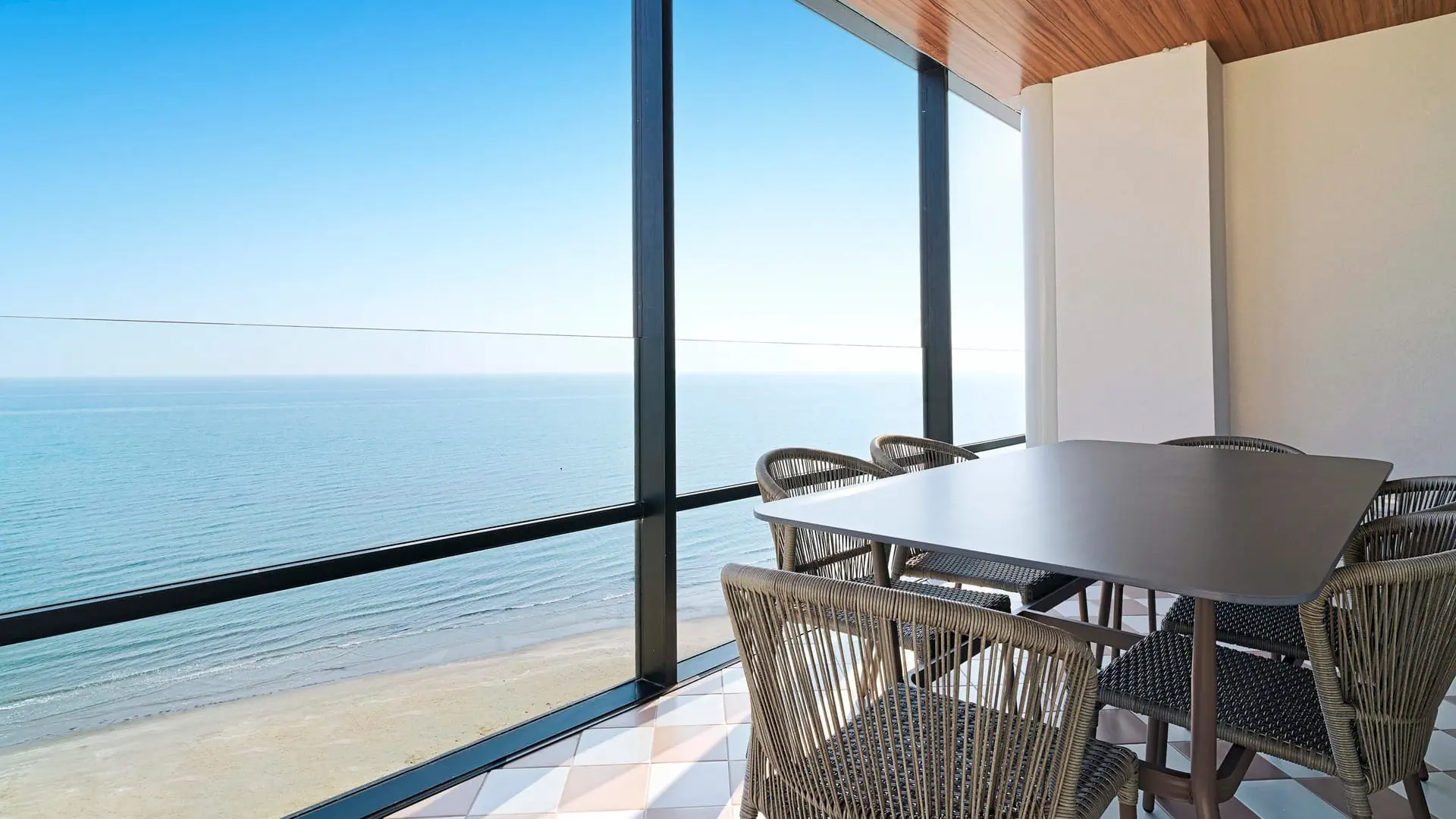 LIV Mackenzie Beach Suites - zdjęcie 19