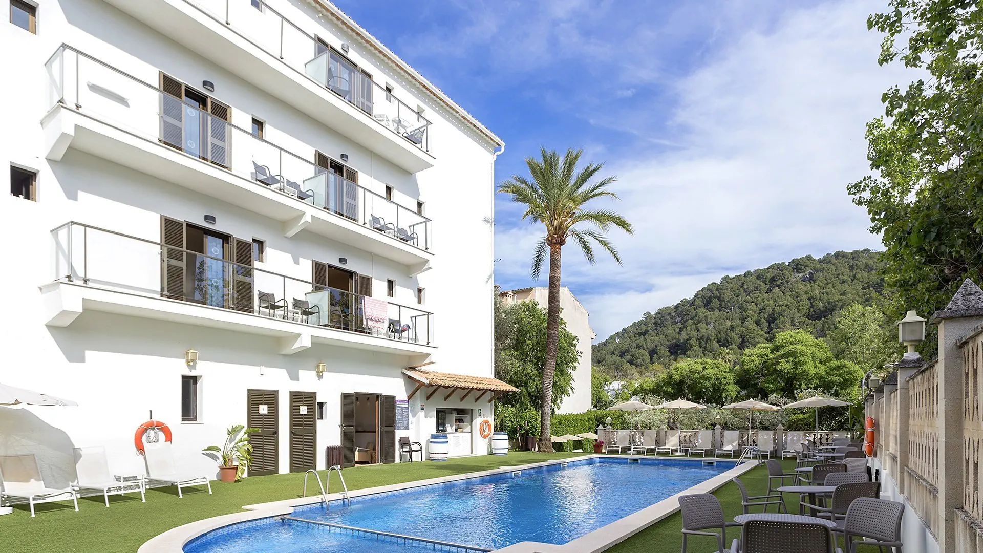 Fergus Style Soller Beach