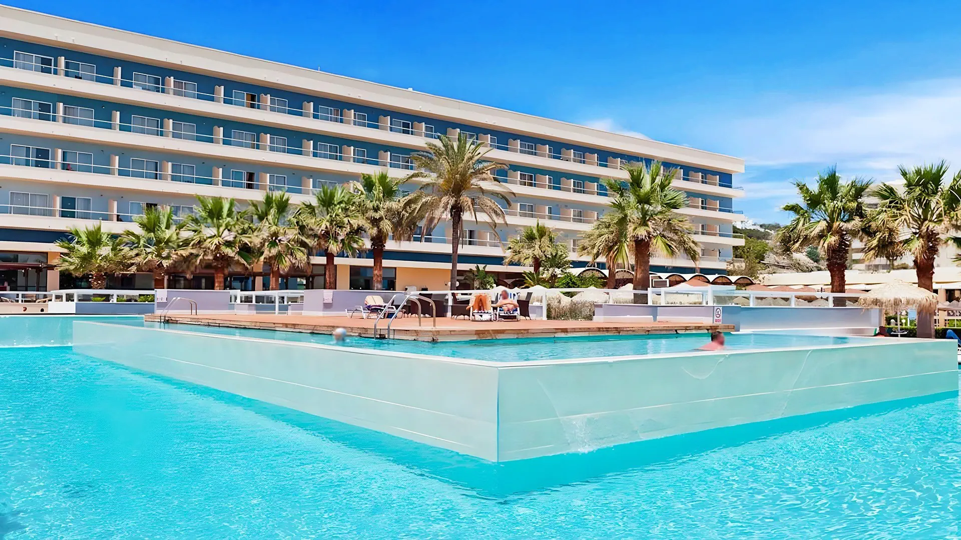 Hotel Blue Sea Beach Resort