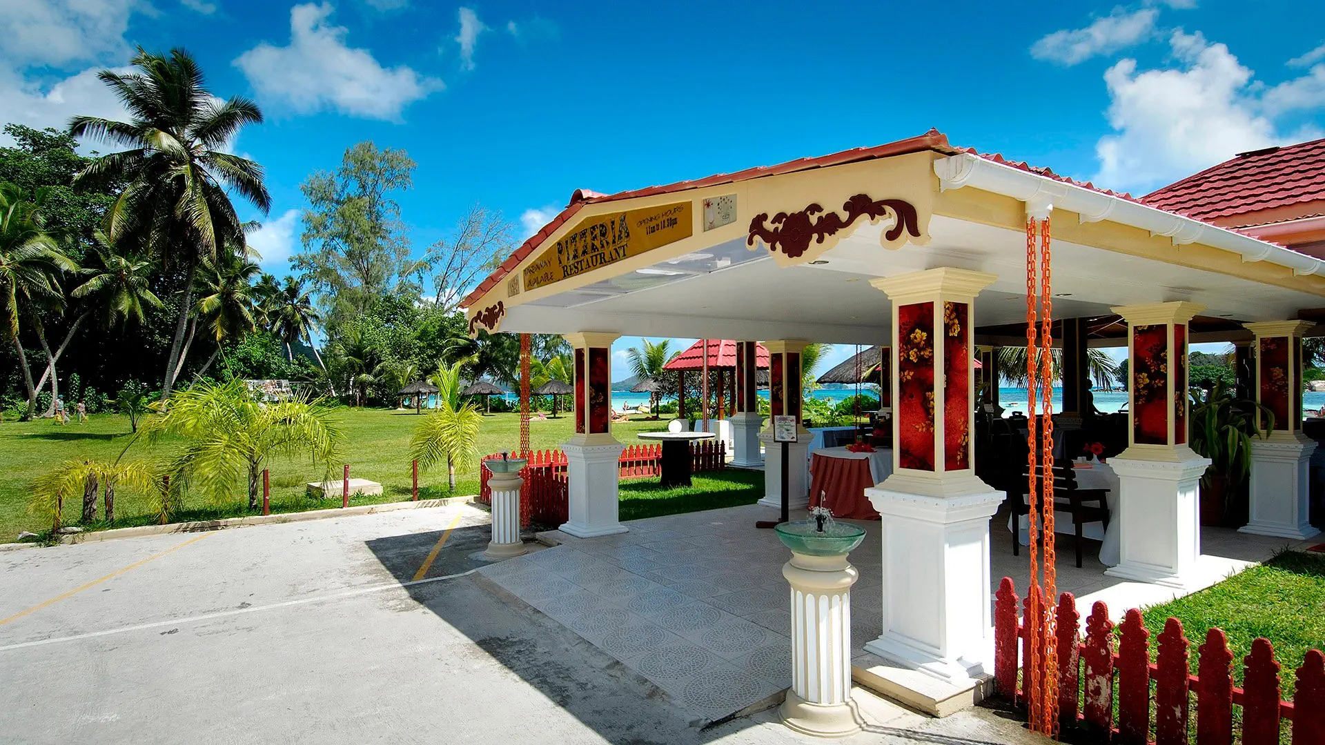 Hotel Berjaya Praslin Resort