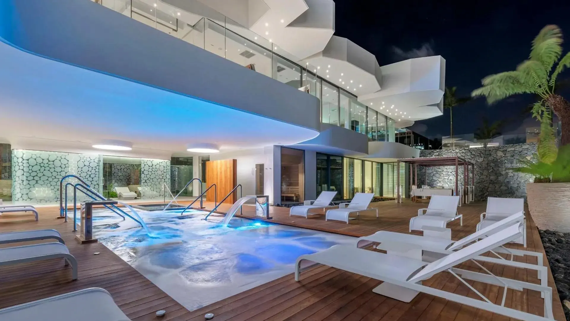 Royal Hideaway Corales Suites