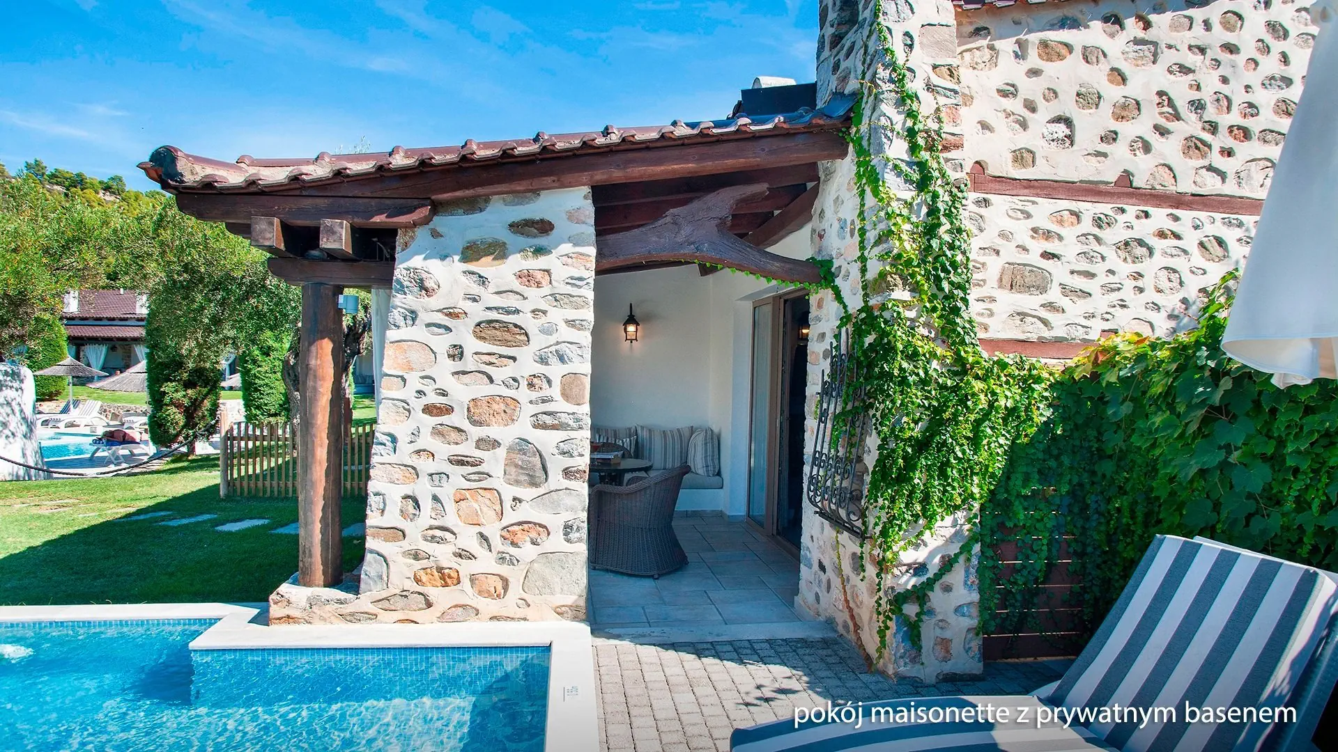 Acrotel Athena Residence
