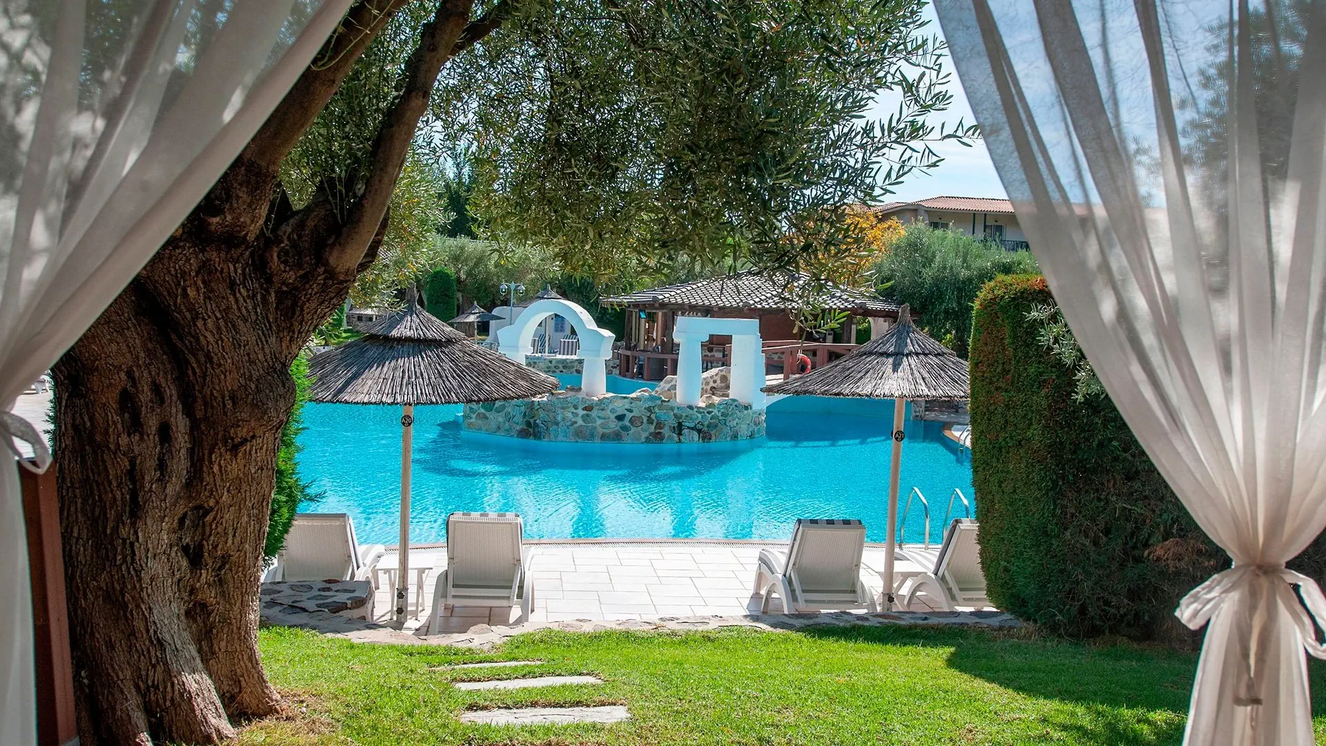 Acrotel Athena Residence