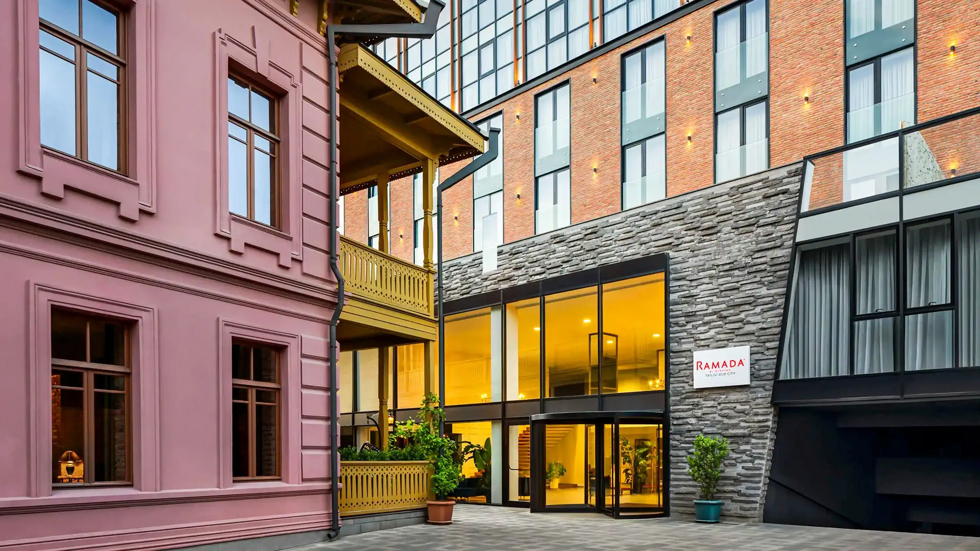 Ramada by Wyndham Tbilisi Old City - zdjęcie 2