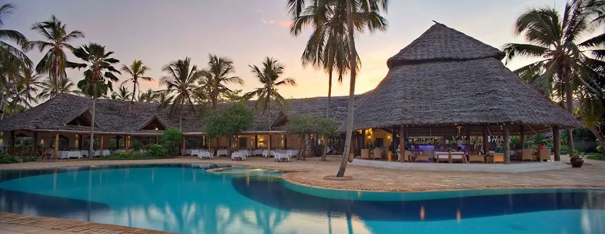 Hotel Bluebay Beach Resort & Spa