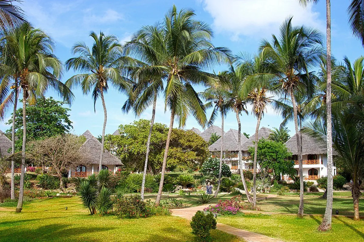 Hotel Bluebay Beach Resort & Spa