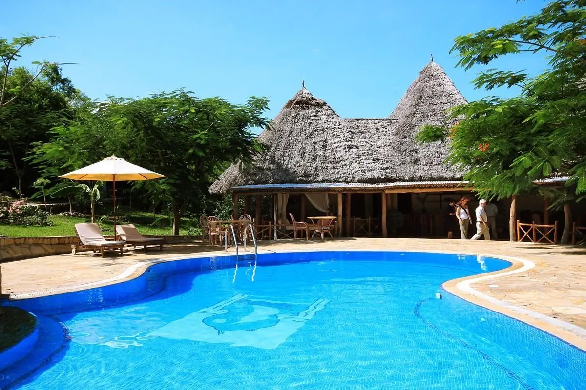 Hotel Bluebay Beach Resort & Spa