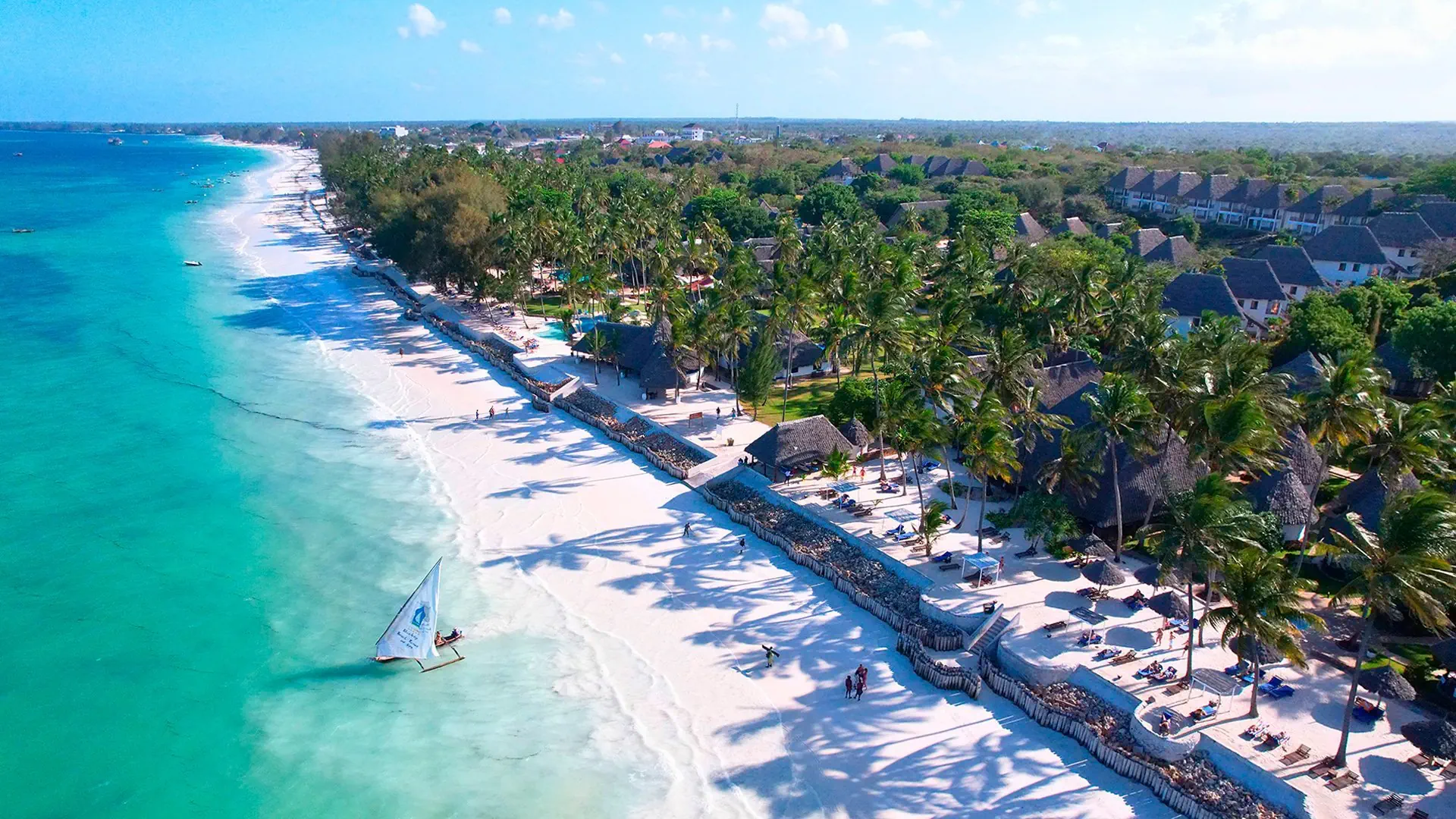 Hotel Bluebay Beach Resort & Spa