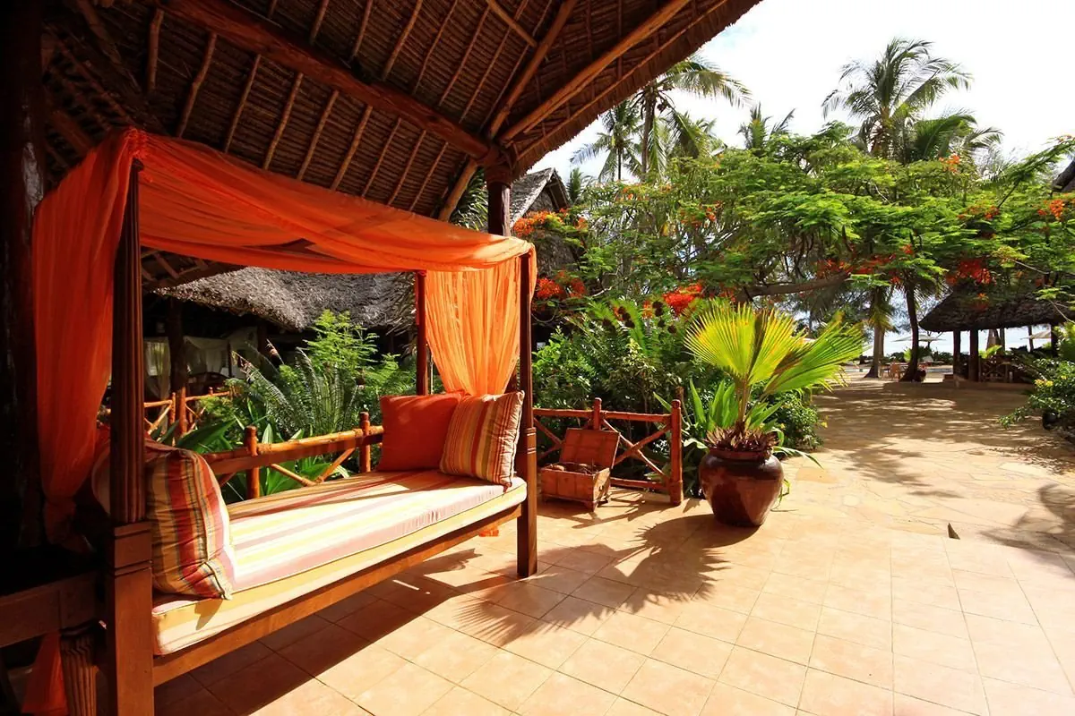 Hotel Bluebay Beach Resort & Spa