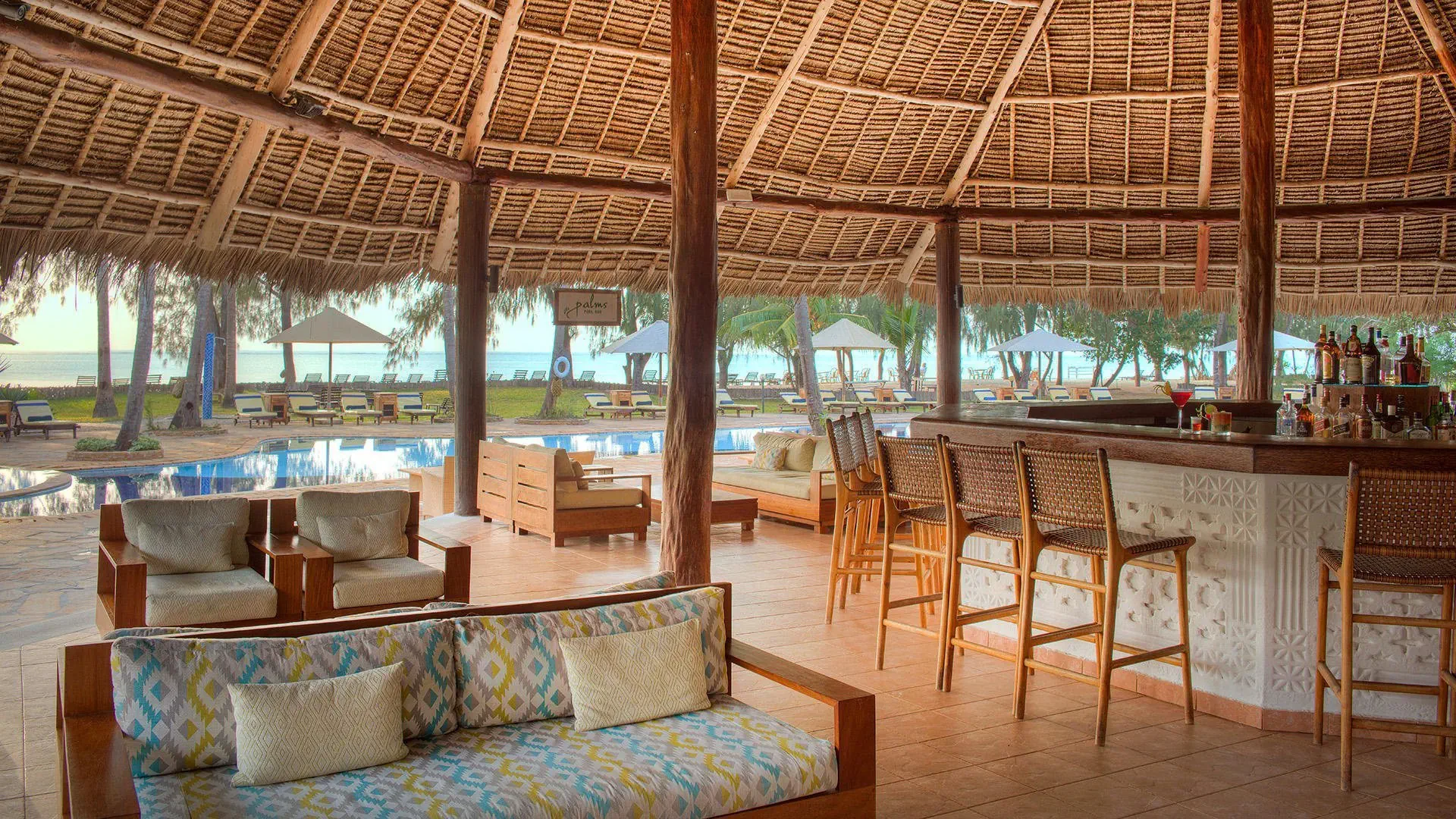 Hotel Bluebay Beach Resort & Spa
