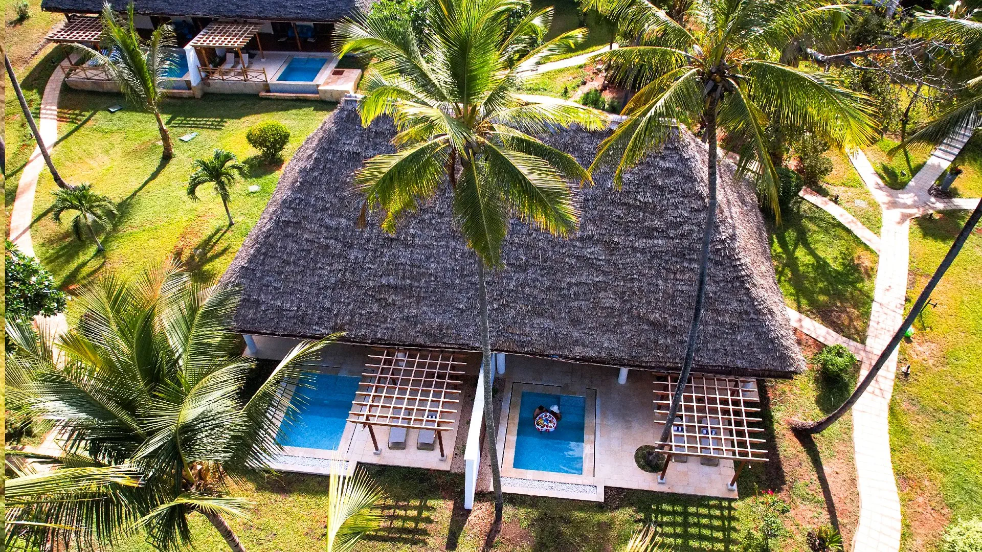 Hotel Bluebay Beach Resort & Spa