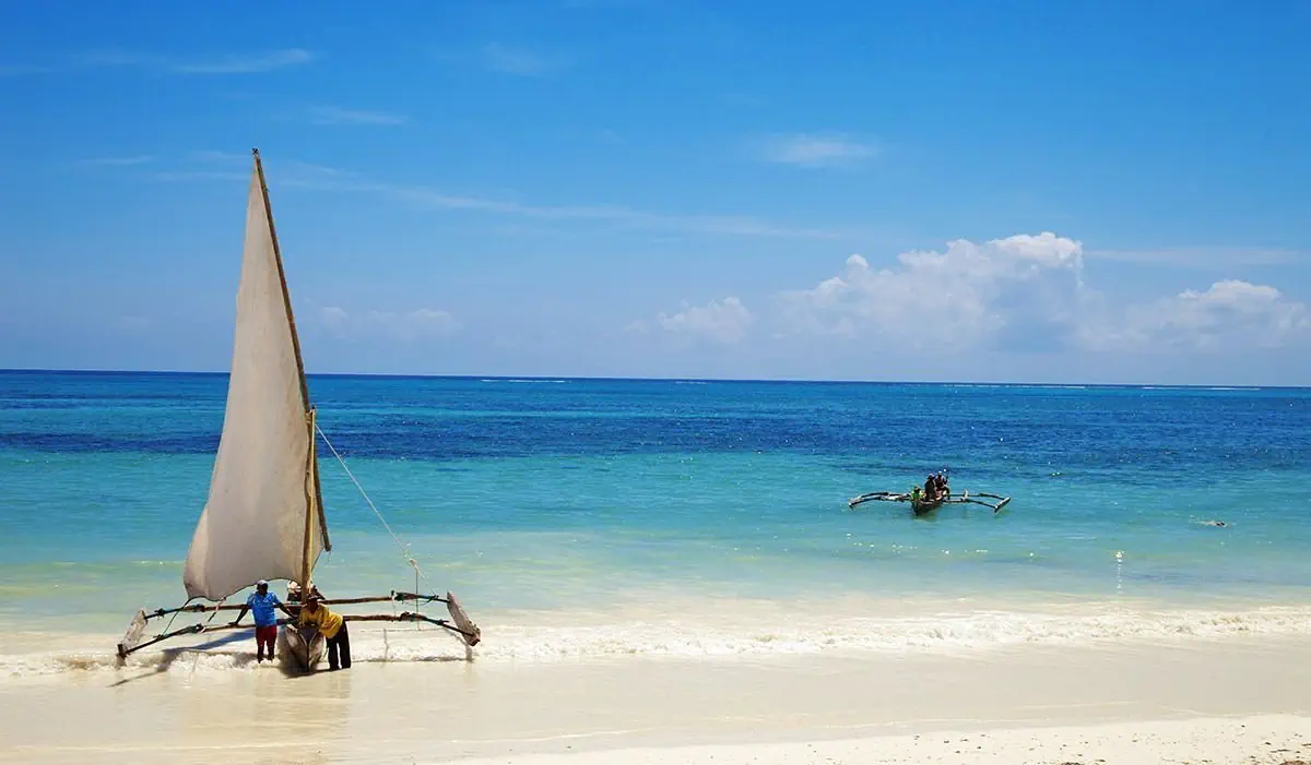 Hotel Bluebay Beach Resort & Spa
