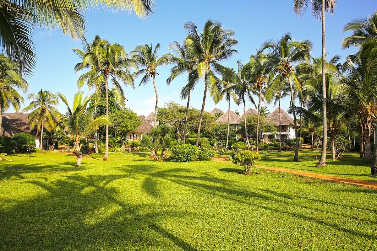 Hotel Bluebay Beach Resort & Spa