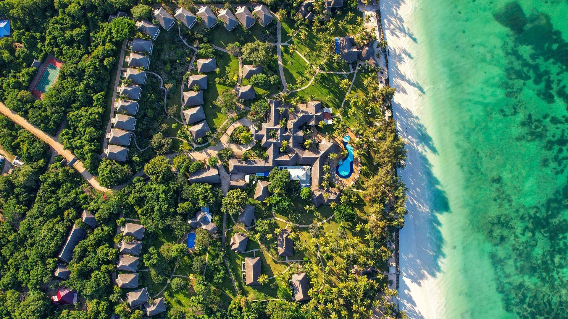 Hotel Bluebay Beach Resort & Spa