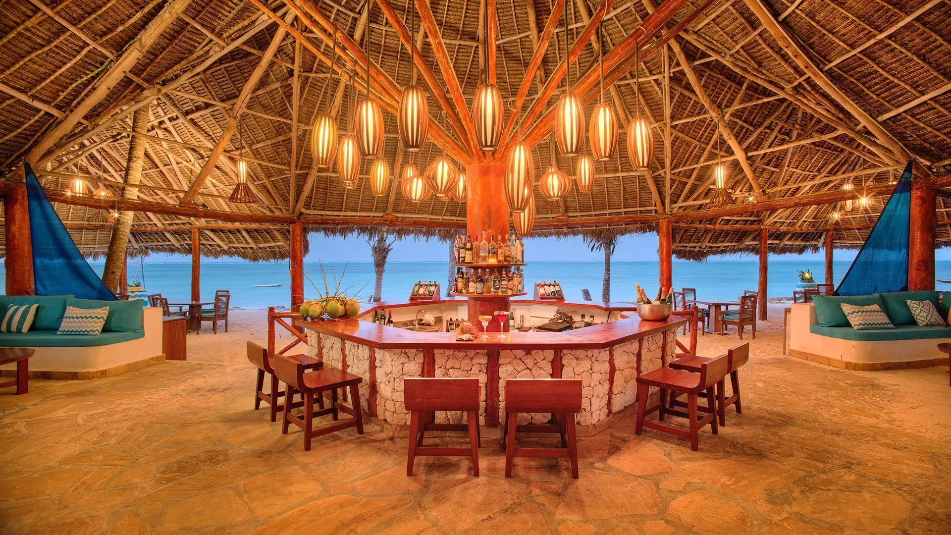 Hotel Bluebay Beach Resort & Spa