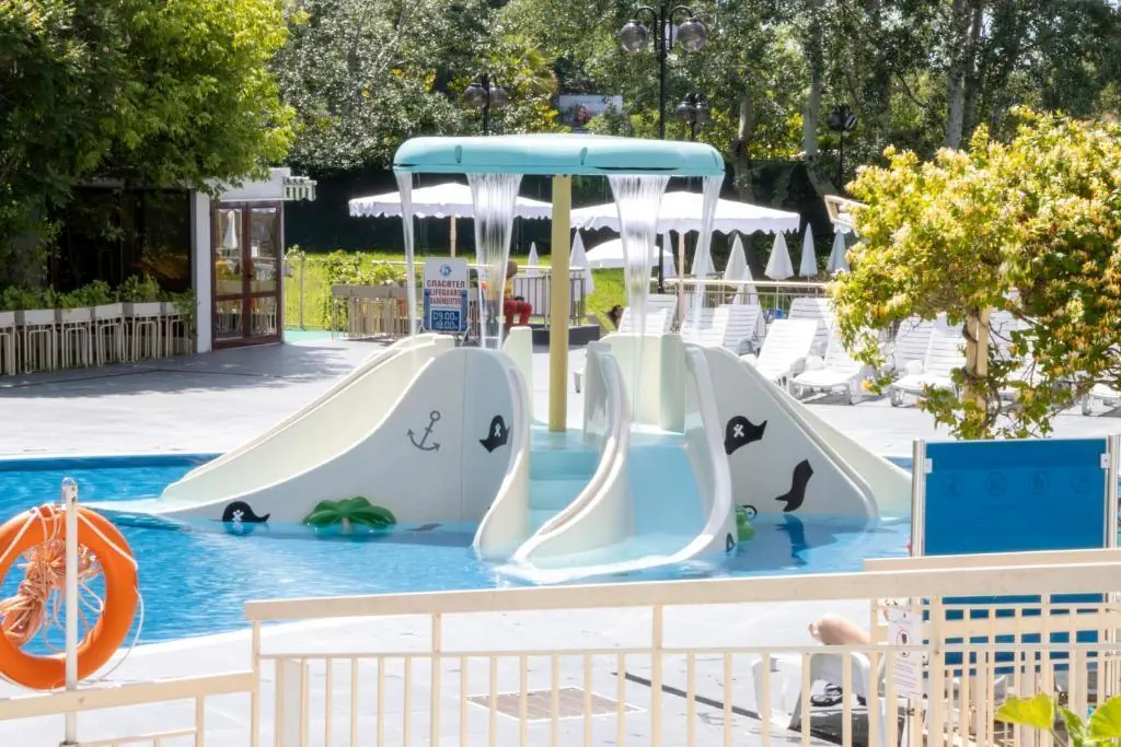 HOTEL Aquamarine