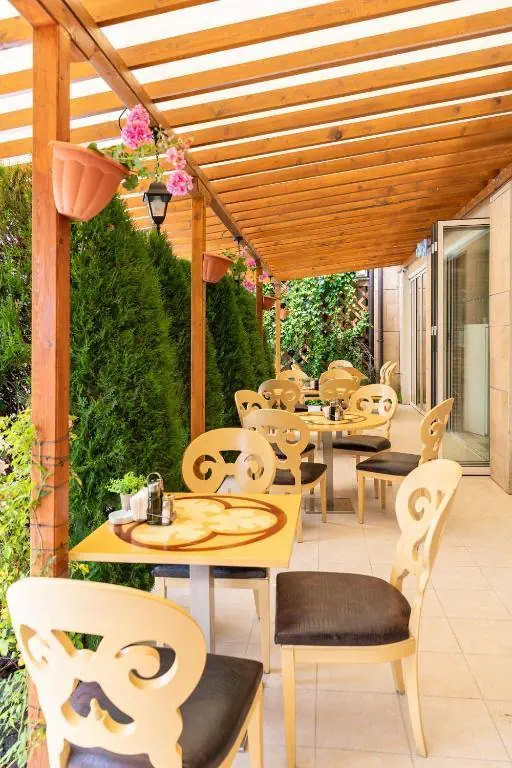 HOTEL Garden Of Eden Apart