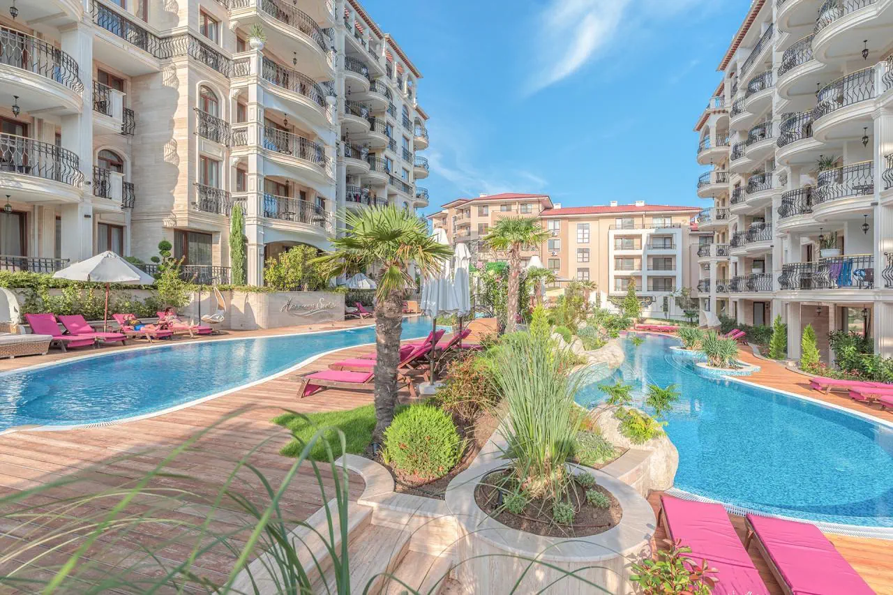 Harmony Suites Saint Vlas