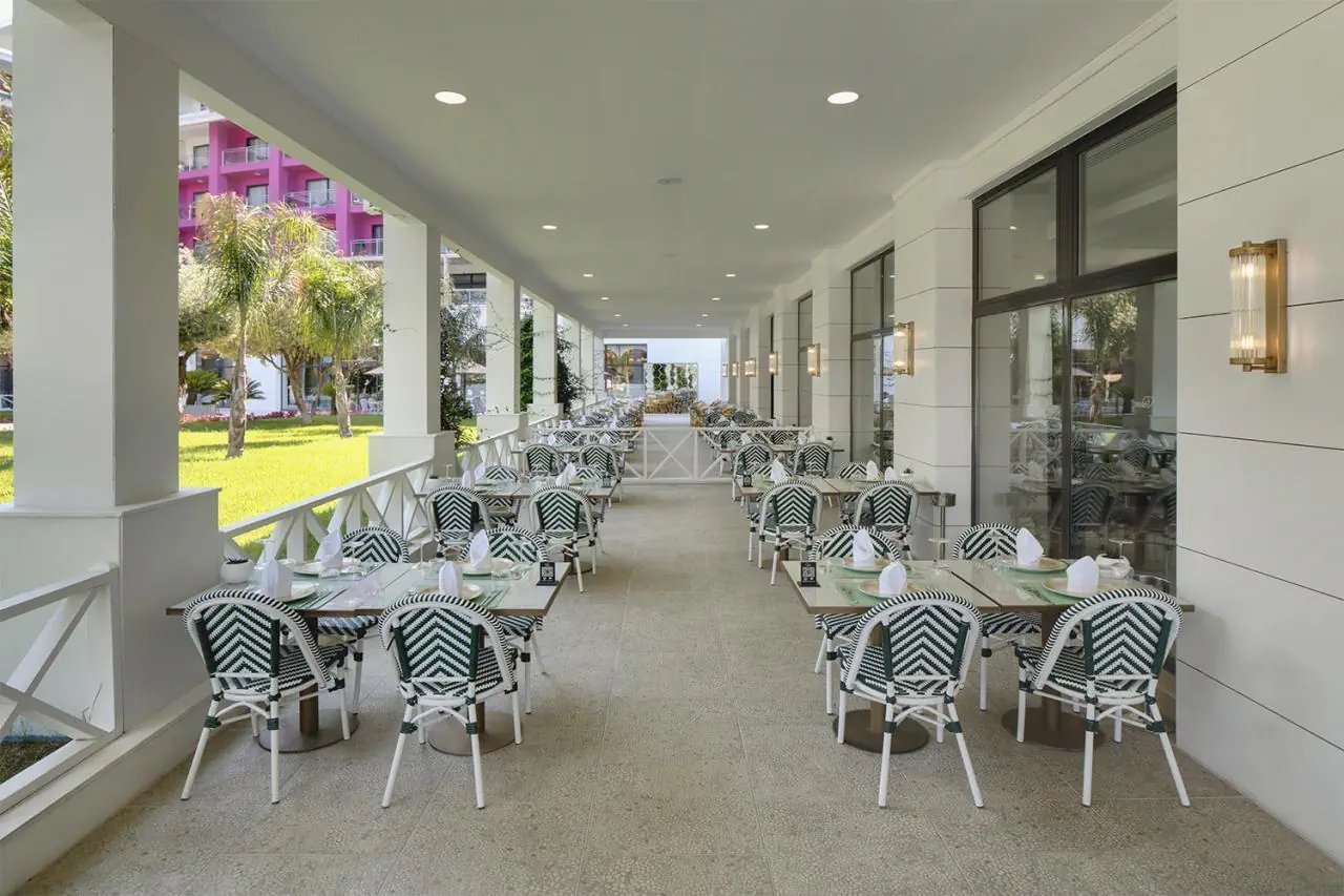 HOTEL FashionTV Luxe Resort